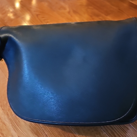 Black Leather Shoulder Bag - Picture 3 of 8